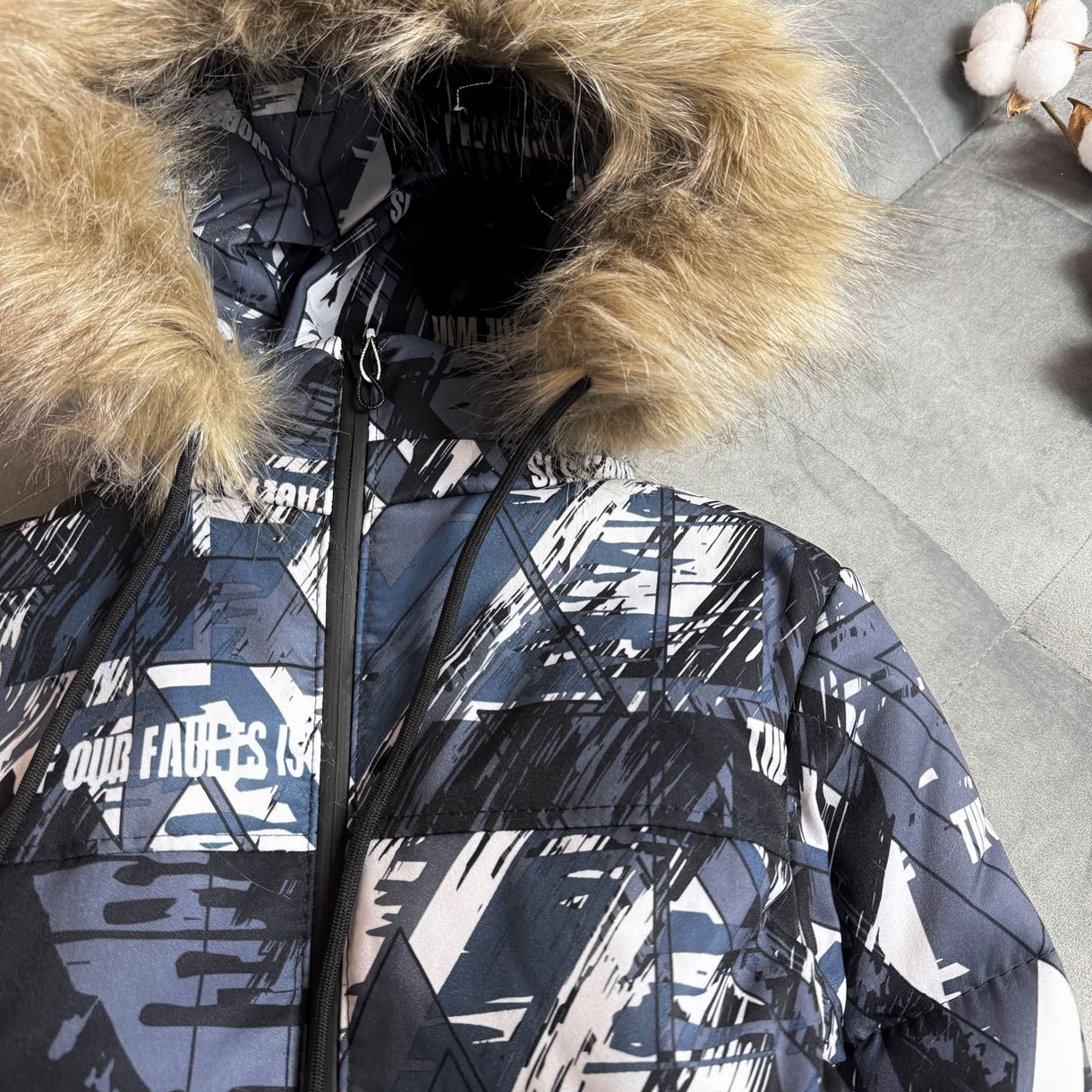 Куртка сіра, зима